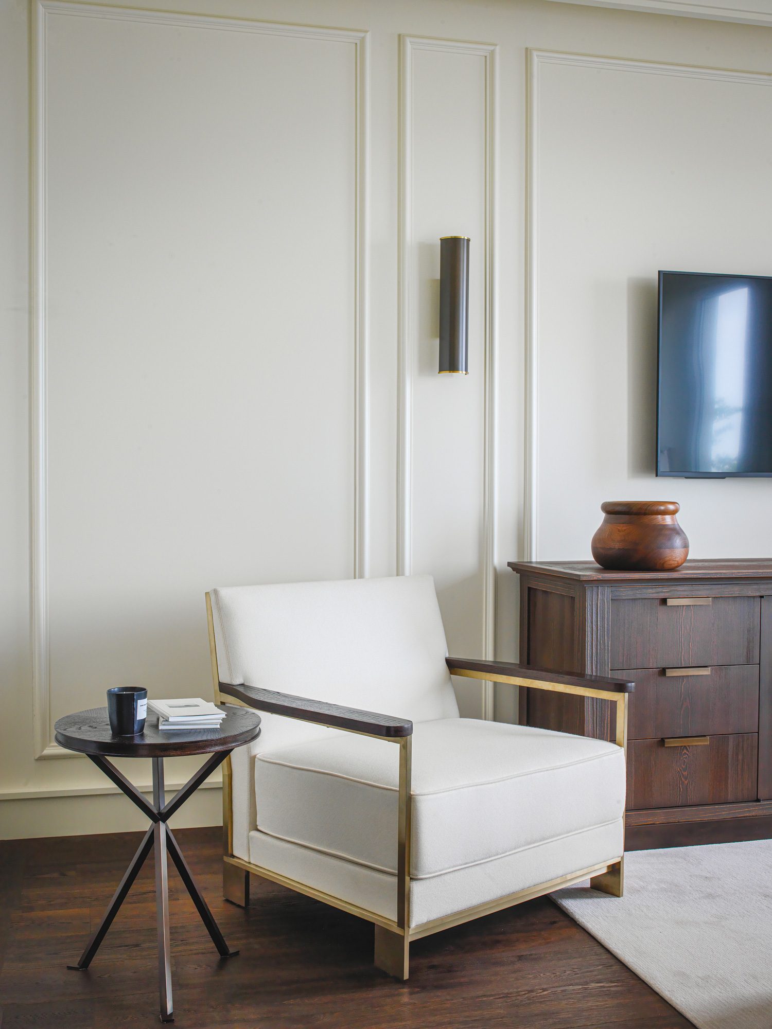 45-Tai-Tam---House-6---chair-and-sideboard-in-bedroom-3