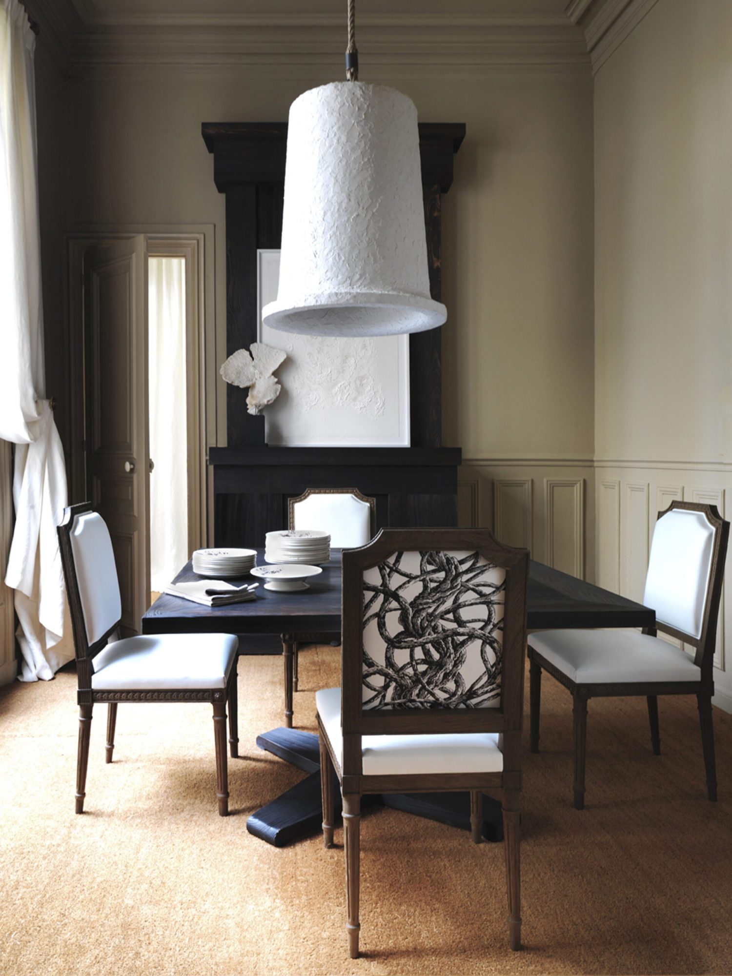 G&B Cataloque - dining table vertical_0171