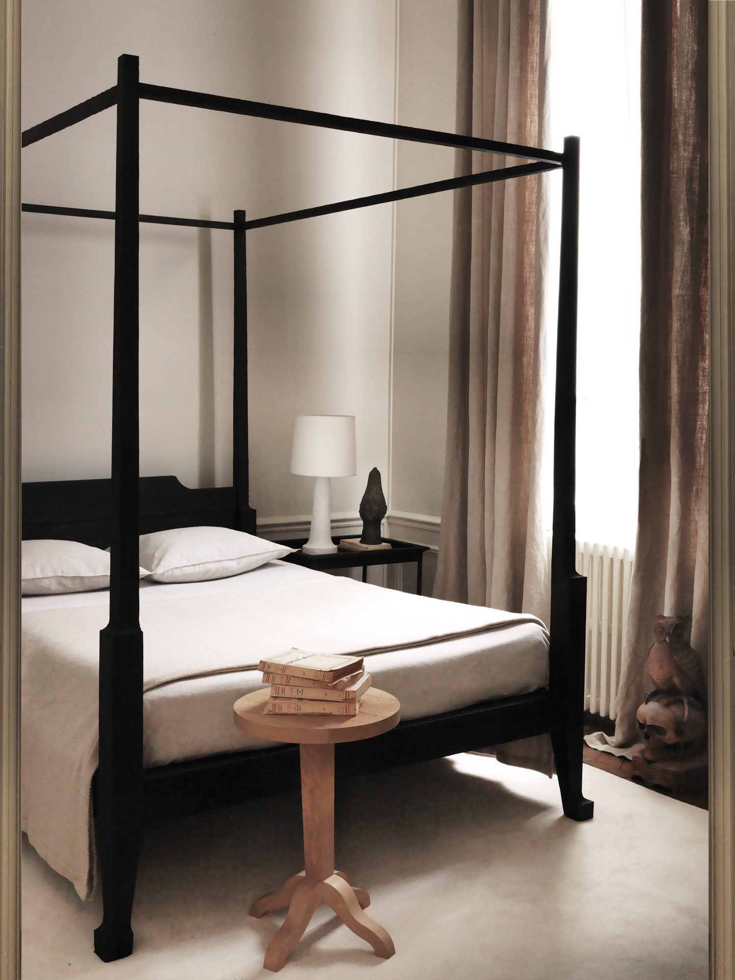 G&B---bedroom-thru-door