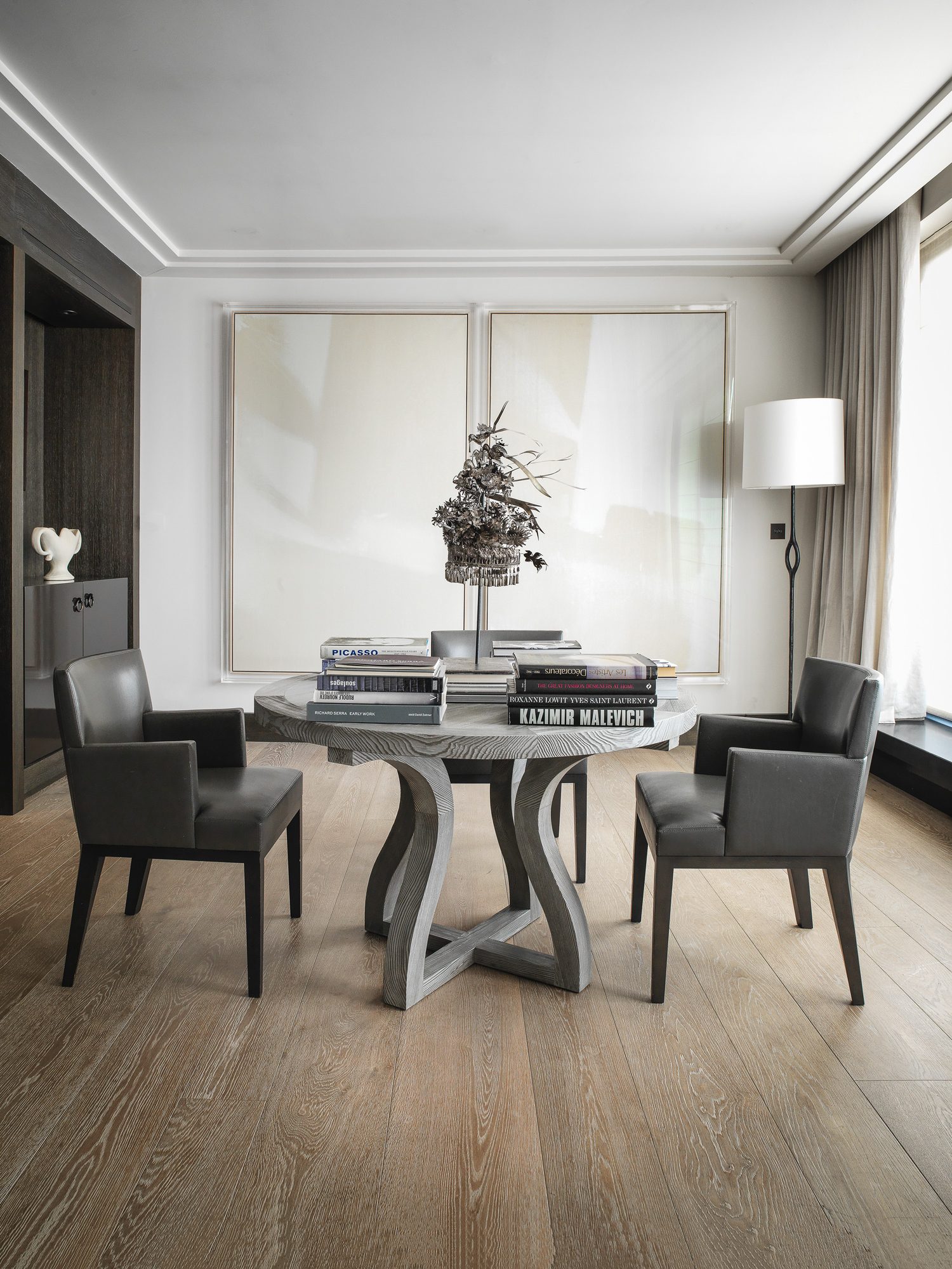 Isabel-Ettedgui-Apartment---Chester-Square--Table-in-Dining-Area---Main-Living-Room---Portrait